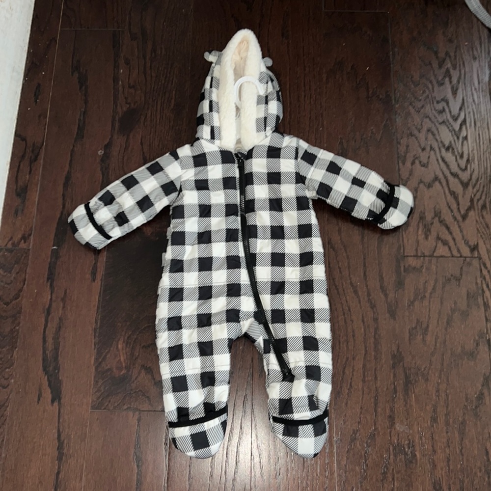 Black and White Checkered Baby Bunting Snowsuit 3-6 months